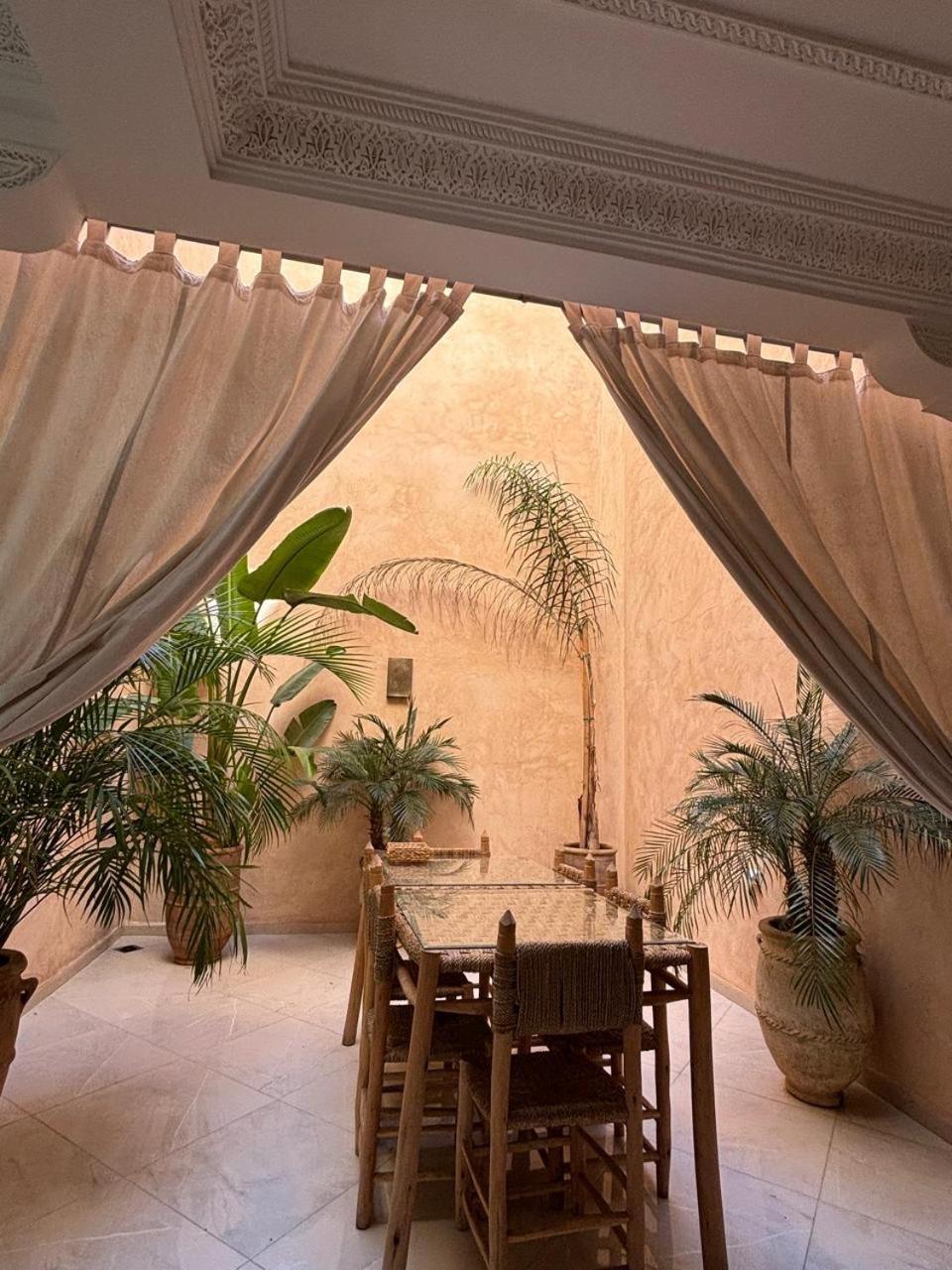 Riad L'Aéroport El Makina Extérieur photo